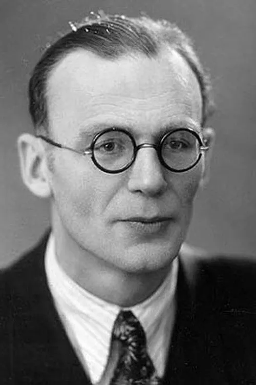 Mart Pärn ha trabajado con Artur Linnamägi en 1 ocasiones