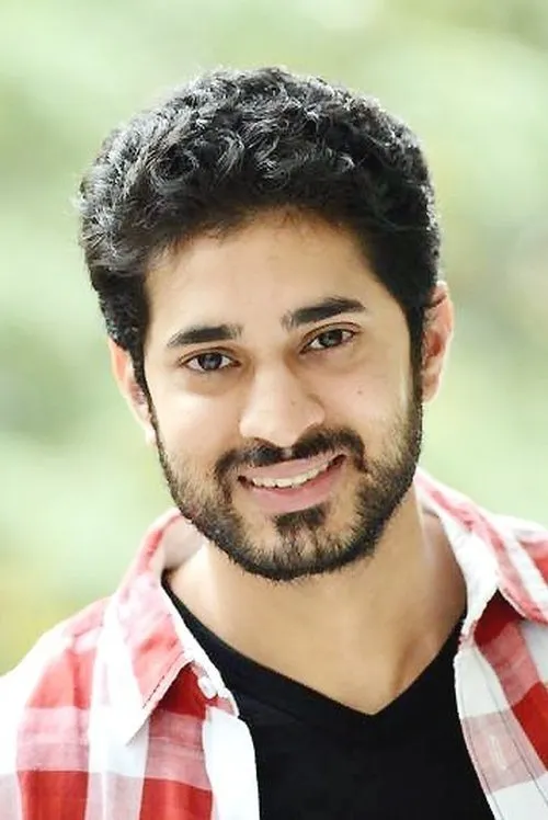 Arvind Krishna interpretando a ACP Partha Saradhi