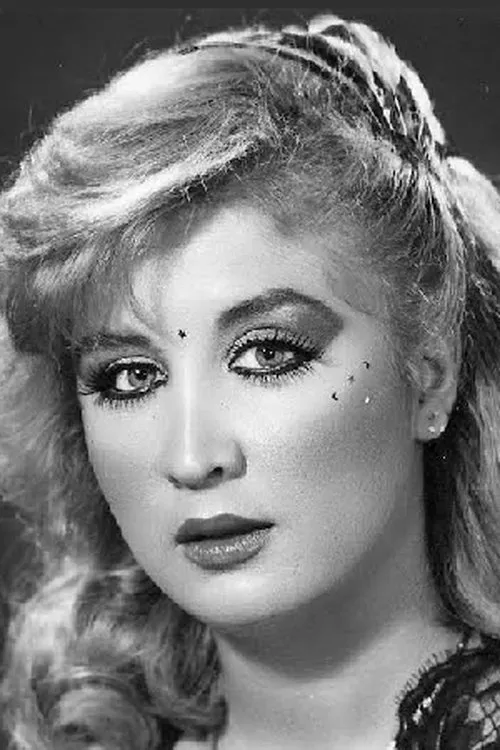 Arzu Aytun interpretando a Hasmet'in Sevgilisi