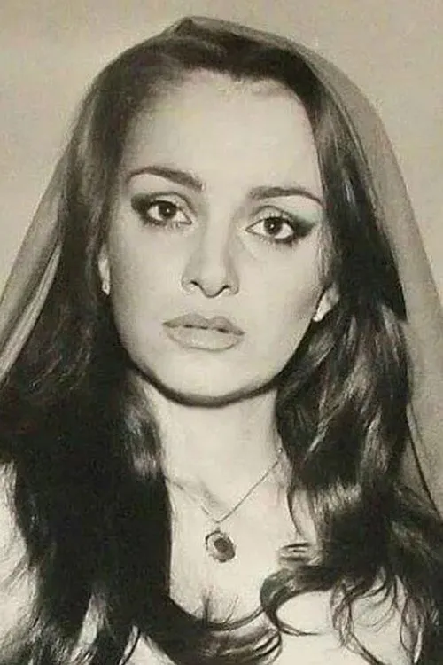 Dilara Topuklular ha trabajado con Arzu Okay en 1 ocasiones