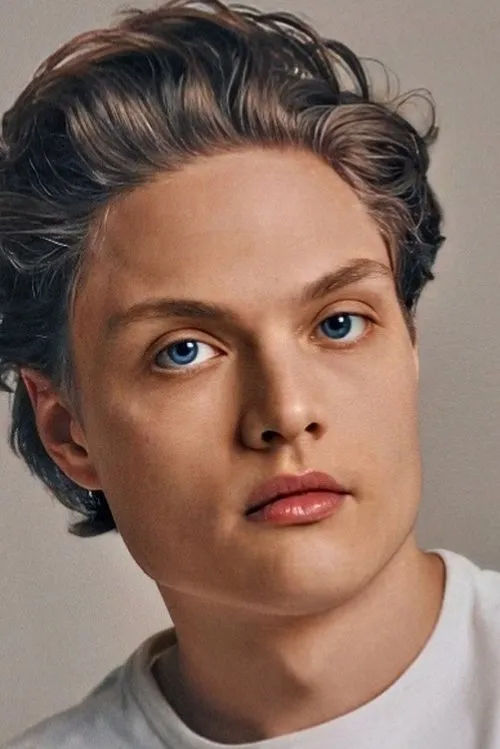 Asa Germann interpretando a Tyler