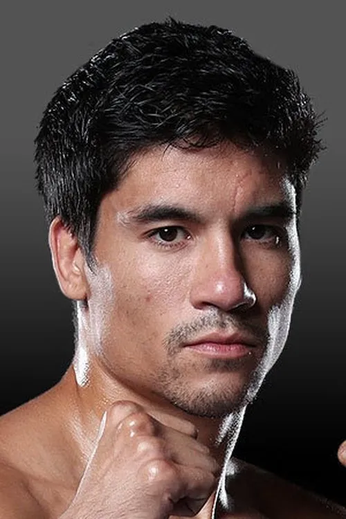 Julie Mezabarba ha trabajado con Asa Ten Pow en 1 ocasiones