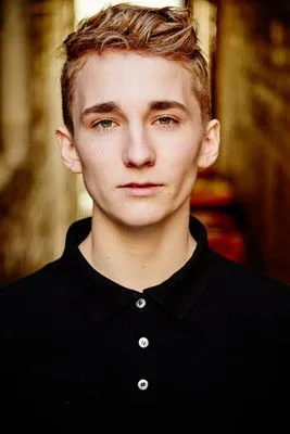 Shea Adams ha trabajado con Ash Hodgkinson en 1 ocasiones