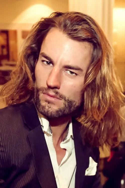 Luke McGregor ha trabajado con Ash Williams en 2 ocasiones