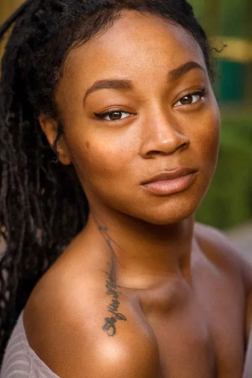 Akron Watson ha trabajado con Ashlee Loreal Davis en 1 ocasiones