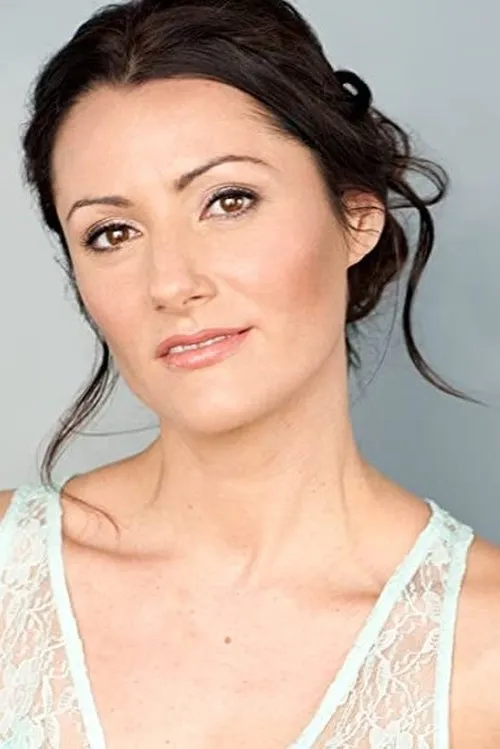 Ashleigh Dejon interpretando a Stilt Girl