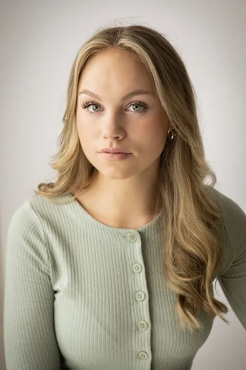 Ashley Dingwell — personaje: Guest Performer