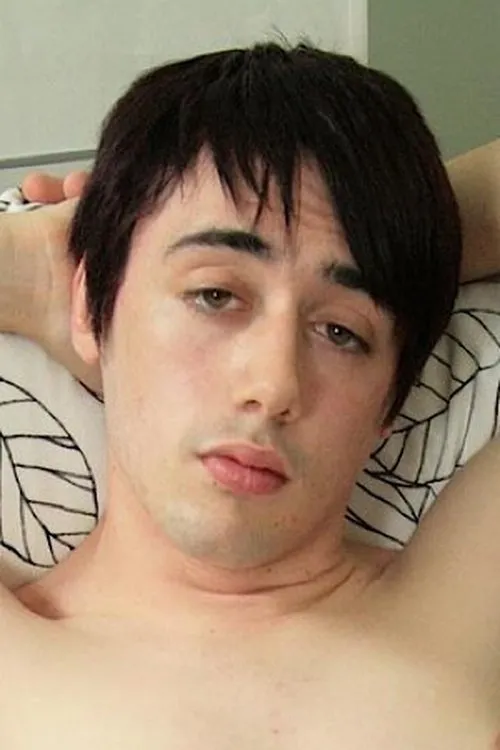 Ashley Hawks interpretando a (archive footage)