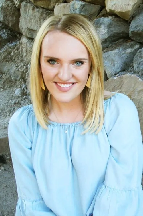 Ashlyn Harris interpretando a Ashlyn