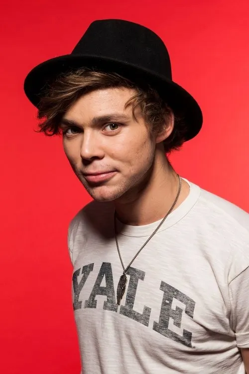 Luke Hemmings ha trabajado con Ashton Irwin en 11 ocasiones