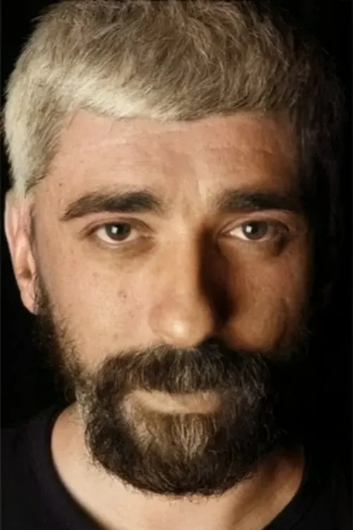 Handan Karaadam ha trabajado con Asil Büyüközçelik en 1 ocasiones