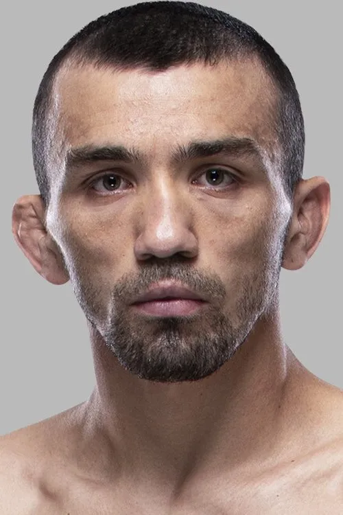 Askar Askarov interpretando a Self