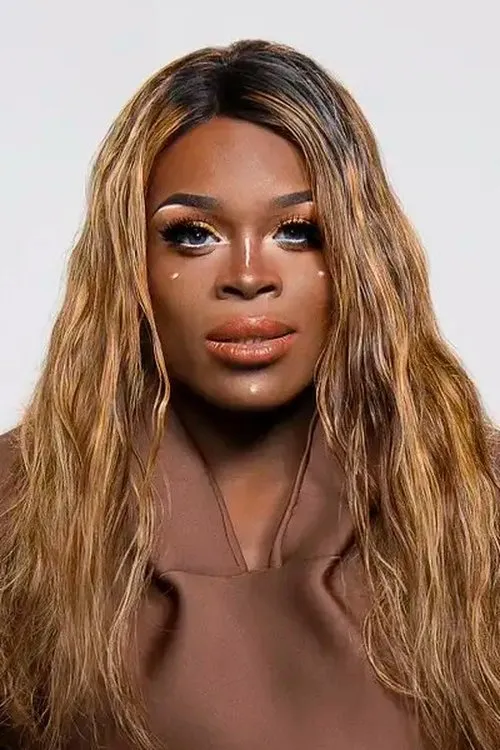 Asttina Mandella en su biografía y filmografía