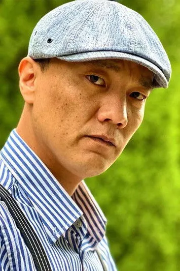 Denis Sukhanov ha trabajado con Atay Omurbekov en 1 ocasiones