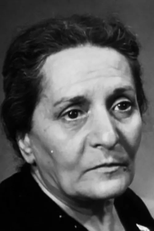 Athanasia Moustaka interpretando a