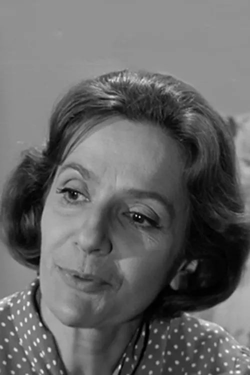 Athina Mihailidou interpretando a Liza's Mother