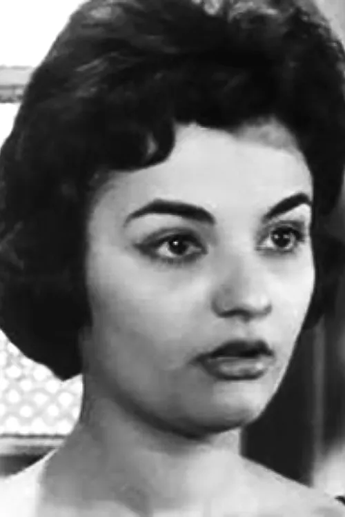 Athina Tzimouli interpretando a Mairi