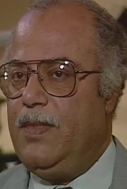 Attia Eweiss interpretando a General Aziz