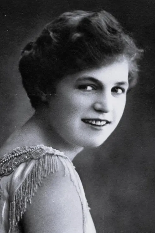 Mechthildis Thein ha trabajado con Aud Egede-Nissen en 6 ocasiones