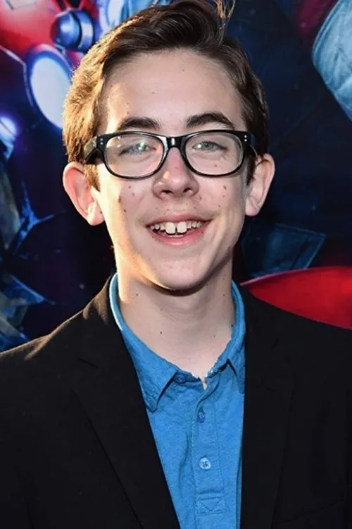 Julia Schlaepfer ha trabajado con Augie Isaac en 1 ocasiones