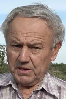 James Wilson ha trabajado con August Walter en 1 ocasiones