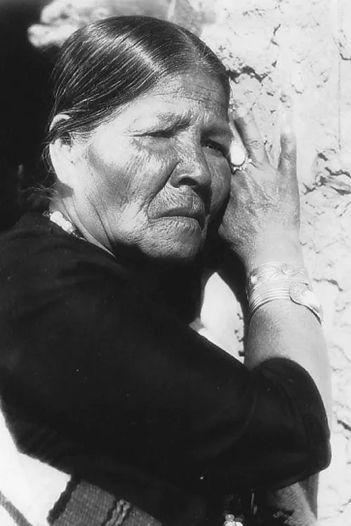 Augustina López interpretando a Louisa