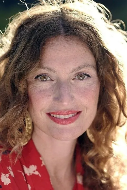 Aurélie Saada — personaje: Julia