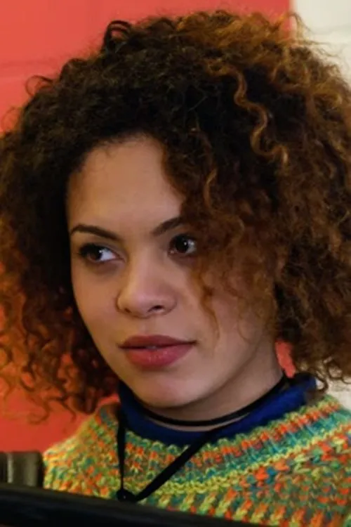 Aurora Burghart — personaje: Viv Allen