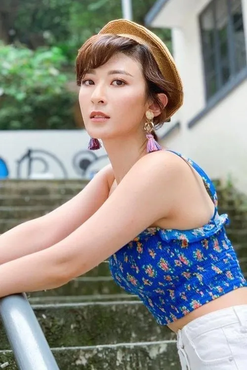 Aurora In en su biografía y filmografía