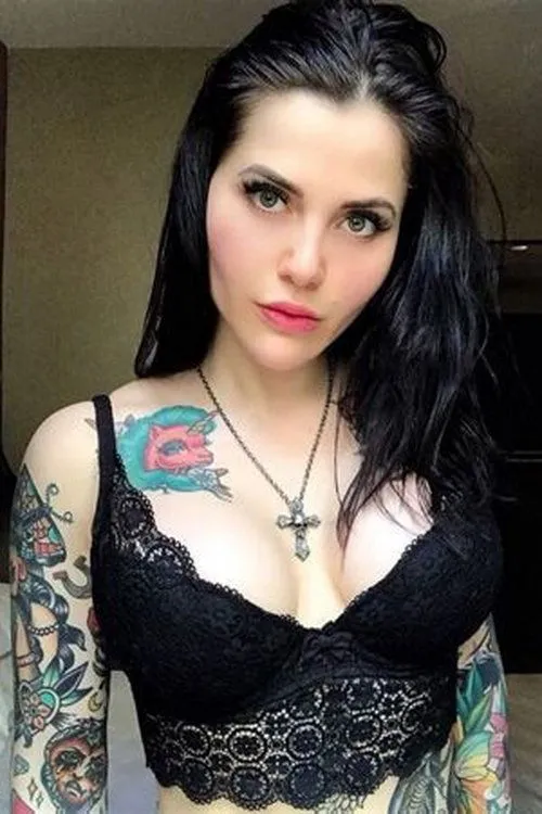 Maung Maung Khin ha trabajado con Aurore Pariente en 1 ocasiones