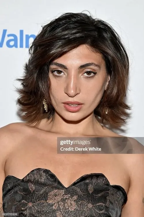 Suzanne DiDonna ha trabajado con Ava Bodnar en 1 ocasiones