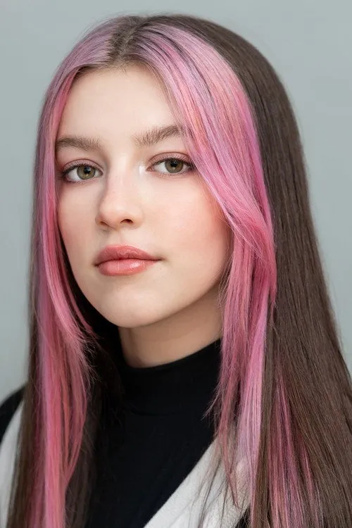 Aason Nadjiwan ha trabajado con Ava Grace en 1 ocasiones