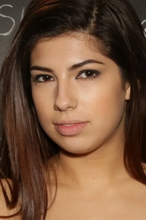 Ava Taylor interpretando a 