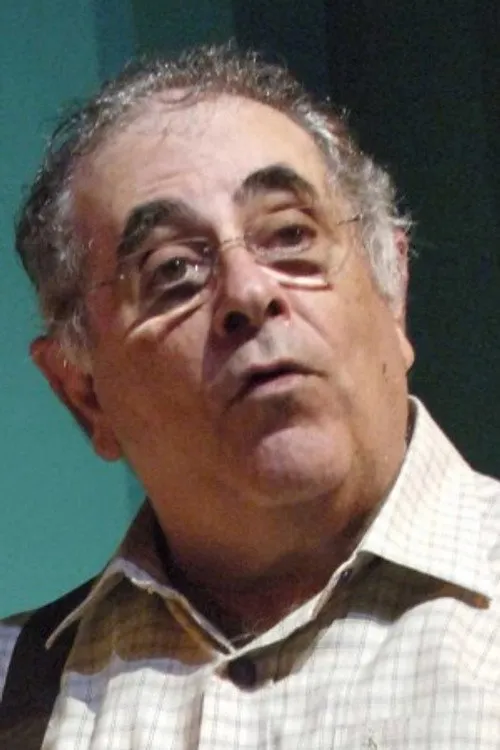 Avraham Mor interpretando a Pvt. Marcus (as Abraham Mor)