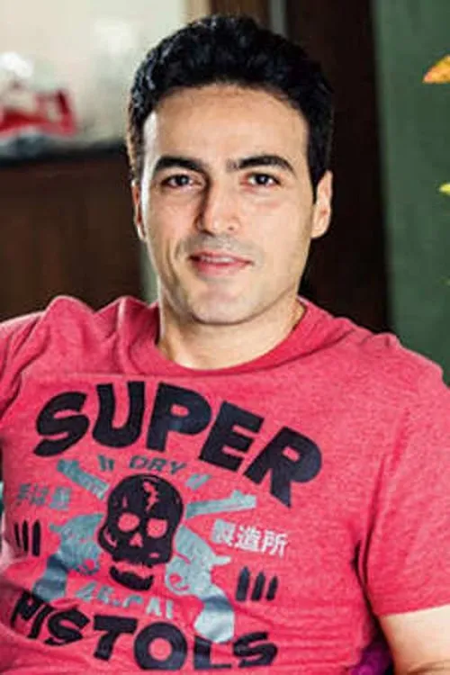 Dinesh Lal Yadav Nirahua ha trabajado con Ayaz Khan en 2 ocasiones