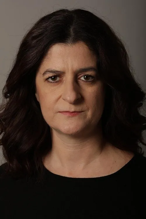 Aysegül Cengiz — personaje: Zerrin
