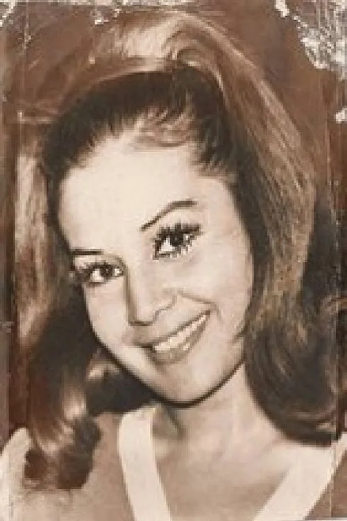 Ayşin Atav interpretando a Hemsire Sevil