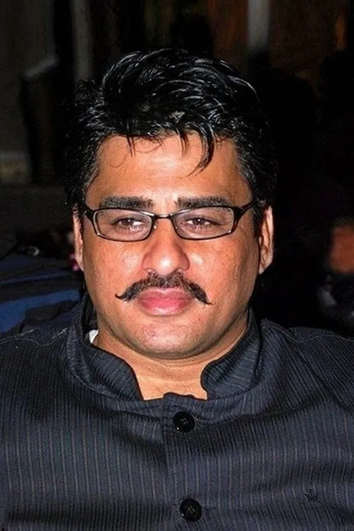 Ayub Khan — personaje: Rajnath Goenka