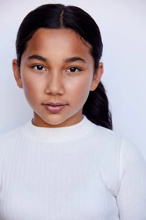 Ayva Severy interpretando a Lena