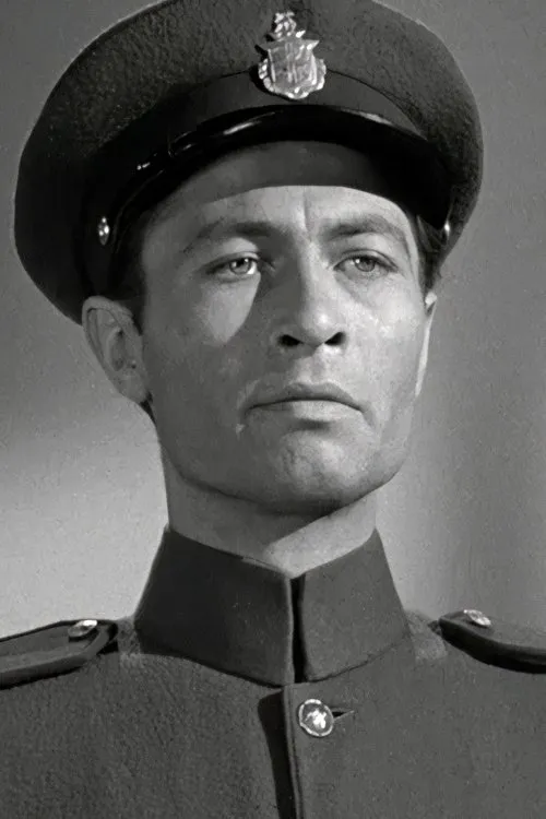 Azemat Janti interpretando a Ivan Godofsky