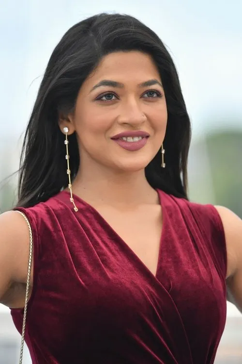 Azmeri Haque Badhon — personaje: Sultana