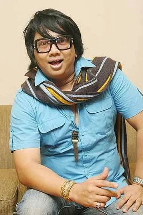 Azwan Ali interpretando a Pengurus Restoran