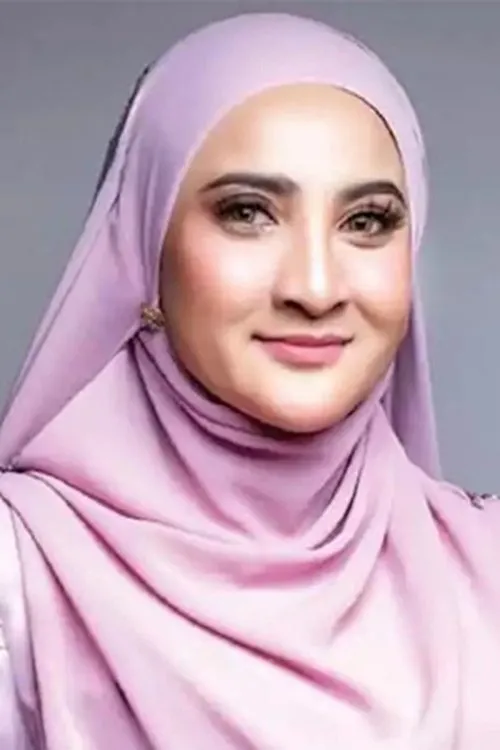 Azza Elite interpretando a 