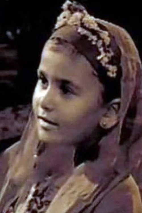 Azza Fouad interpretando a Child