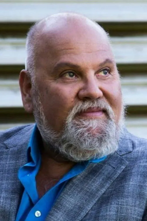 Stephen Markle ha trabajado con B.J. McQueen en 1 ocasiones