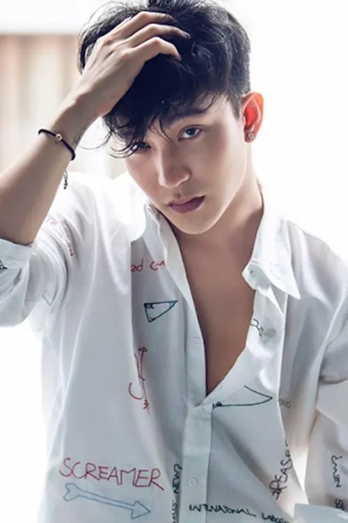 B Trần interpretando a Lâm