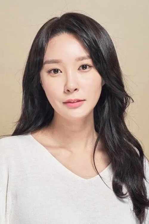 Foto de perfil del actor Bae Jin-ah en el reparto