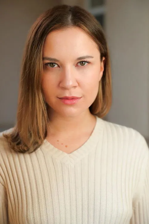 Bailey Tait interpretando a Tate