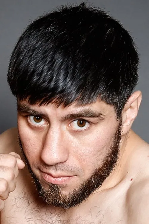 Bakhtiyar Eyubov interpretando a Self