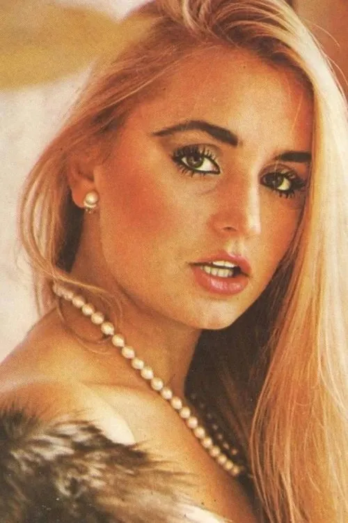 Banu Alkan interpretando a 